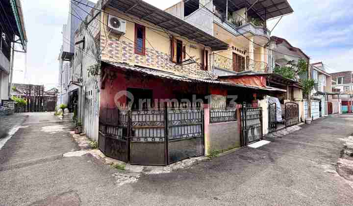 Land Calculation House in Tebet with Single Car Road Access