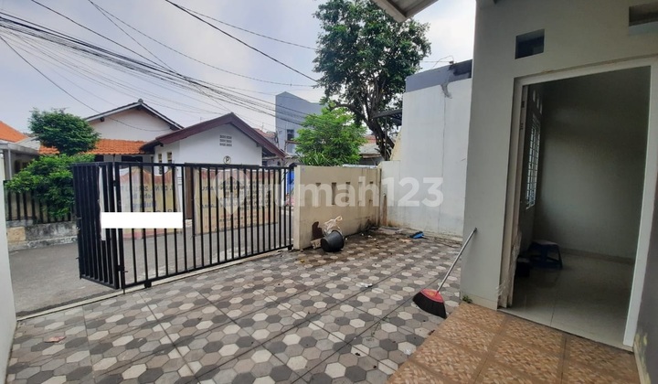 Rumah Minimalis Siap Huni di Kebon Baru Akses Jalan 2 Mobil Rumah Minimalis Siap Huni di Kebon Baru Akses Jalan 2 Mobil