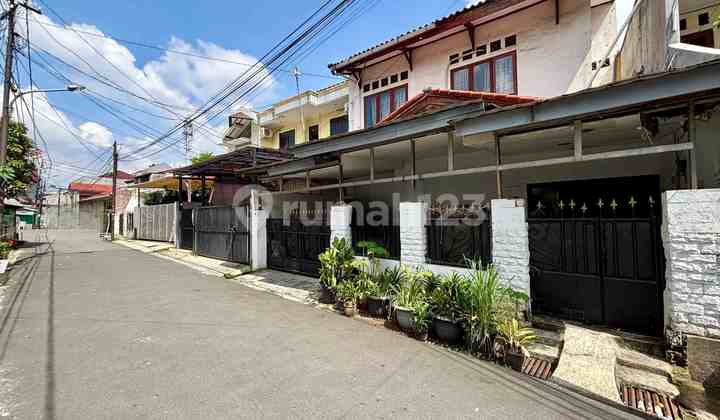 Ready-to-Occupy 2-Story Boarding House in Kebon Baru, Access for 2 Cars 2
