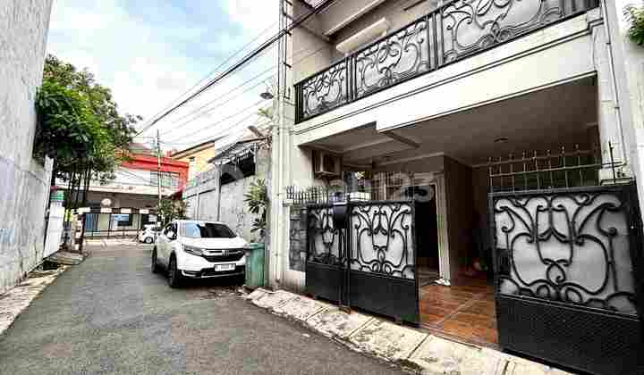 Rumah Siap Huni Bagus Sangat Terawat di Tebet Barat Akses Jalan 2 Mobil Rumah Siap Huni Bagus Sangat Terawat di Tebet Barat Akses Jalan 2 Mobil