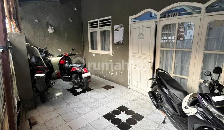 Rumah Lama Hitung Tanah di Tebet Timur Akses 1 Mobil Cocok Untuk Hunian 2