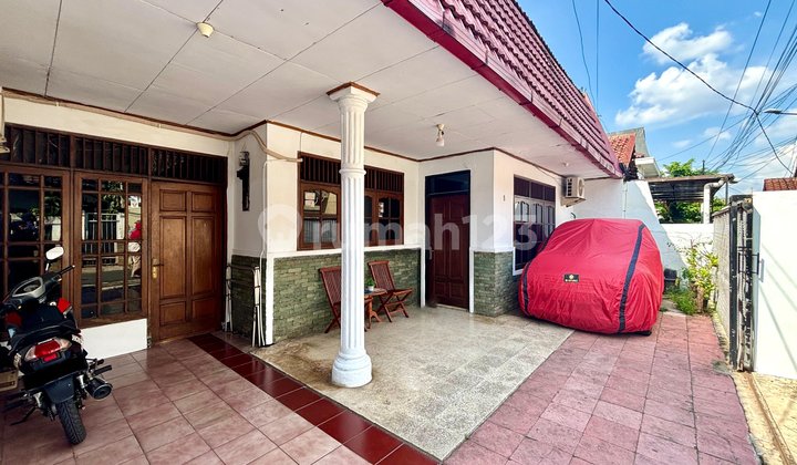 RUMAH SIAP HUNI DI TEBET TIMUR LUAS 165 M2 , DEKET TAMAN  2