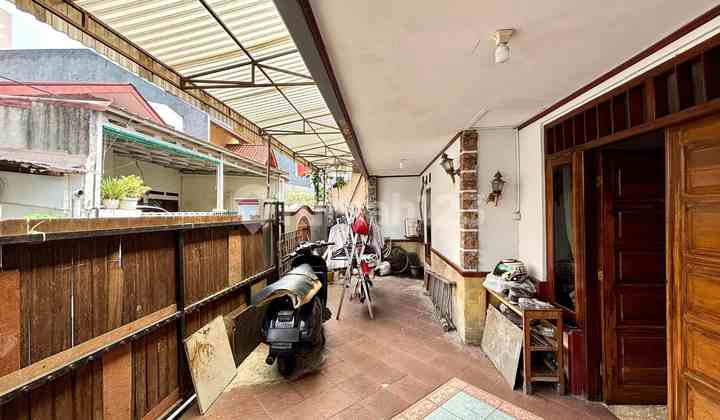 Ready-to-Occupy House with Easy Access in Tebet 2