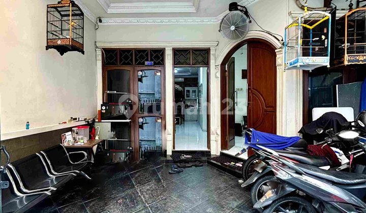 RUMAH SIAP HUNI DEKAT TAMAN ECO PARK AKSES 1 MOBIL  2