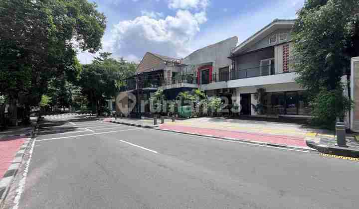 Ruko Terbarik Dekat Taman Eco Park di Tebet Barat