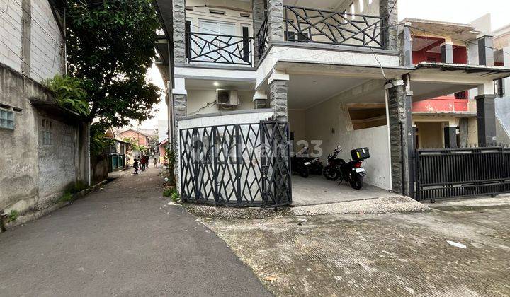 Rumah Semi Furnished SHM di Taman Mini, Jakarta Timur 1