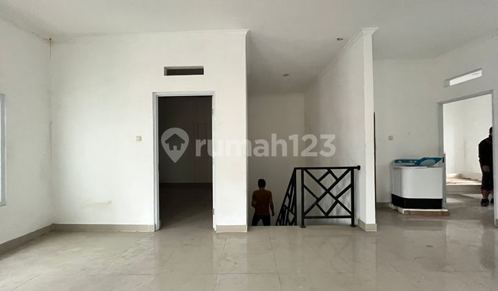 Rumah Semi Furnished SHM di Taman Mini, Jakarta Timur 2