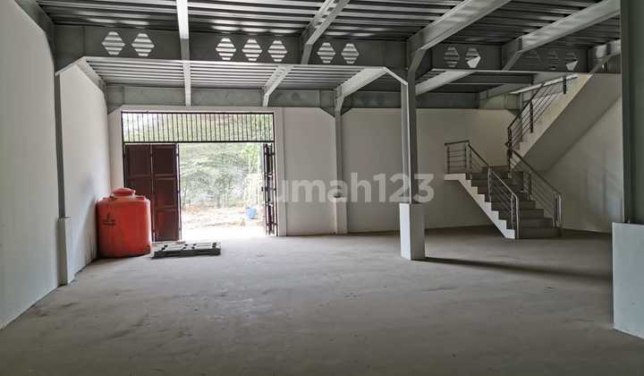 Warehouse on Jl. Ibris (Land Area/Building Area 3300/1000 m)
