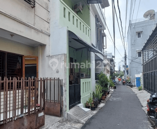 Rumah Jl.Dwi Warna (LT/LB 75/100 m) 2
