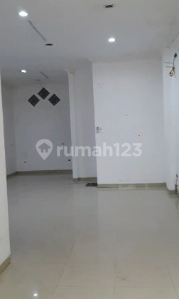 Sunter Metro House (Size 6x18 m)