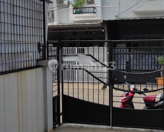 Rumah Taman Palem Lestari (Ukuran 4x15 m)