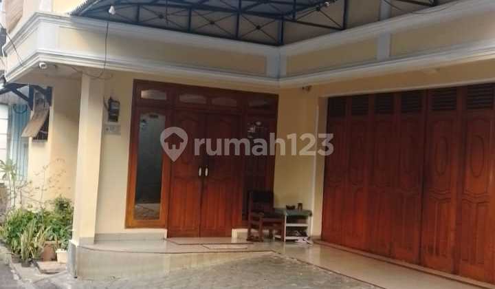 Rumah Dua Lantai Di Jakarta Timur 