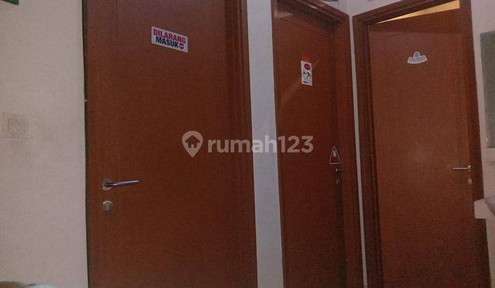 kamar tidur dijual rumah 2 lantai istana