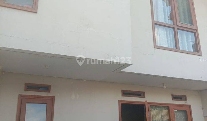 foto lainnya dijual rumah 2 lantai istana