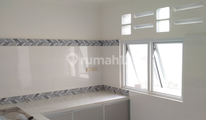 Comfortable 2-Story Residence in Adena Cluster, Graha Raya Bintaro Comfortable 2-Story Residence in Adena Cluster, Graha Raya Bintaro