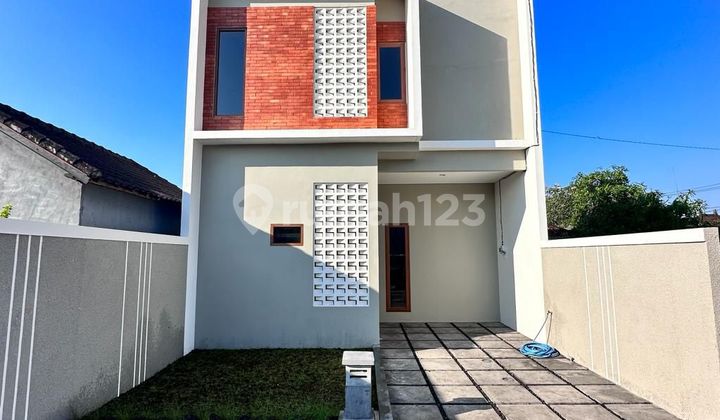 Rumah Indent Minimalis 2 Lantai Dekat Living World Mall Bali Rumah Indent Minimalis 2 Lantai Dekat Living World Mall Bali