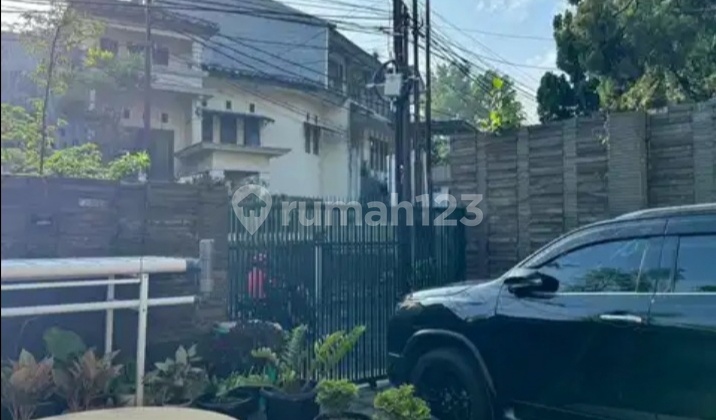 Dijual Rumah Bagus Kawasan Elit 3 Lantai Daerah Setrasari Raya 2