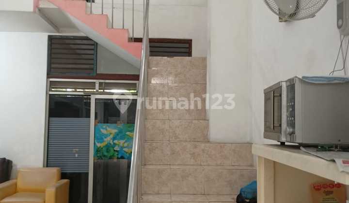For Sale: Good 2-Story Shophouse Ready to Use in Danurejan, Yogyakarta City 2