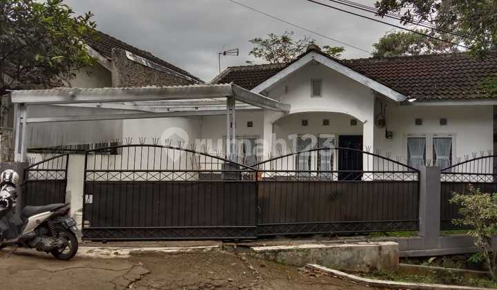 Dijual Rumah 1 Lantai Lingkungan Asri di Lembah Permai Hanjuang