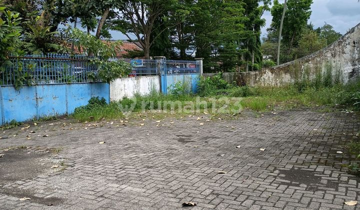 For Rent: Large Warehouse on Pakisaji Main Road Axis