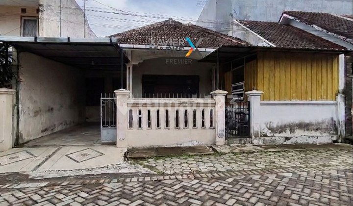 For Sale House Near 3 Major Campuses in Malang, Bendungan Sigura2 Area