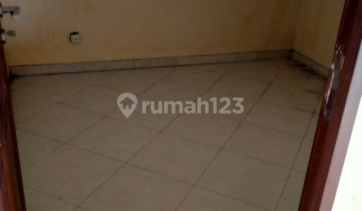 For Sale 3-Story Shop House Near Batu Square 2