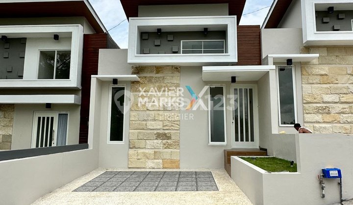 Minimalist Modern Ready-to-Live House in the City Center Near Campus and Mall