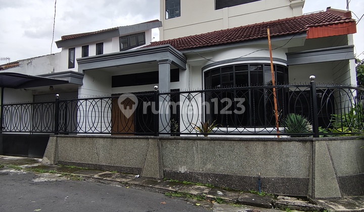 Rumah Semi Furnished Siap Huni Tengah Kota Dekat Sekolah Unggulan di Tidar