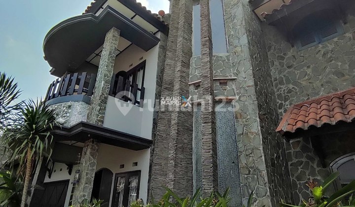 Dijual Rumah Megah Estetik2 Lantai Di Araya 2