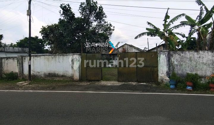 For Sale: Former Workshop House with Spacious Land Location Near Toll Road