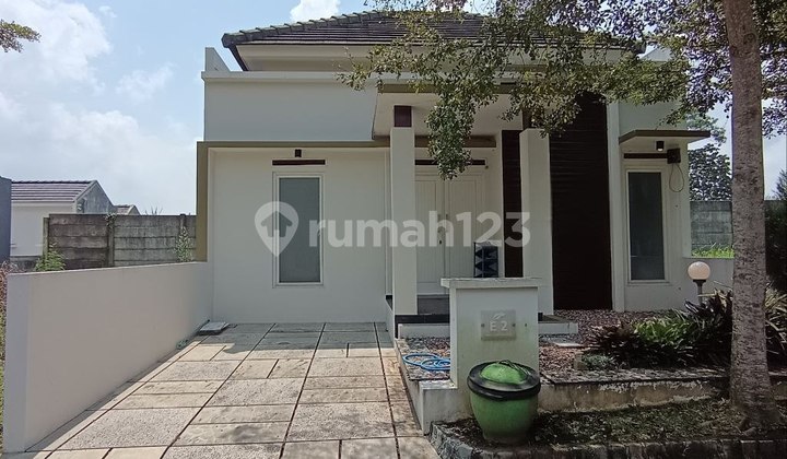 Hunian One Gate Gaya Modern Minimalis Siap Huni Dalam Cluster Hunian One Gate Gaya Modern Minimalis Siap Huni Dalam Cluster