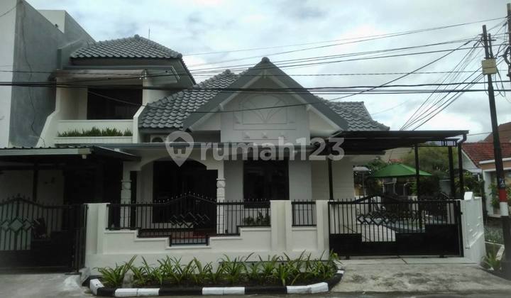 Disewakan Rumah Hook Mewah Modern Full Furnished
