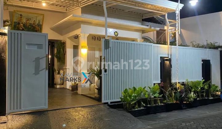 Dijual Cepat Rumah Gaya Modern Minimalis Full Furnished di Dalam Perumahan