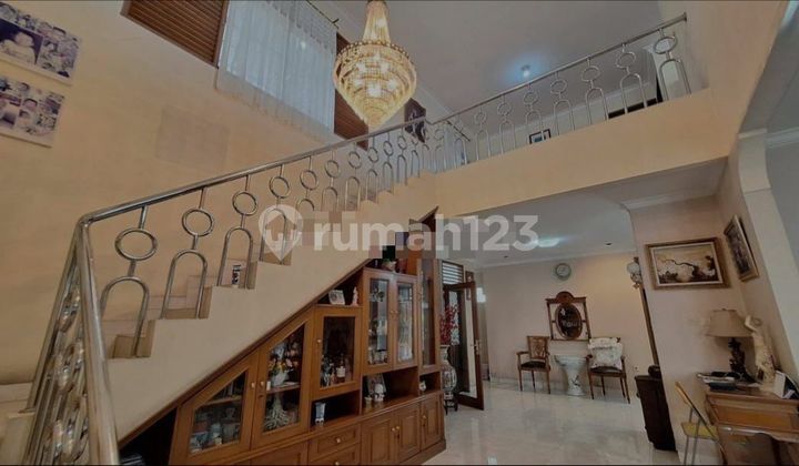 For Sale: 2-story semi-furnished house in Modernland 2