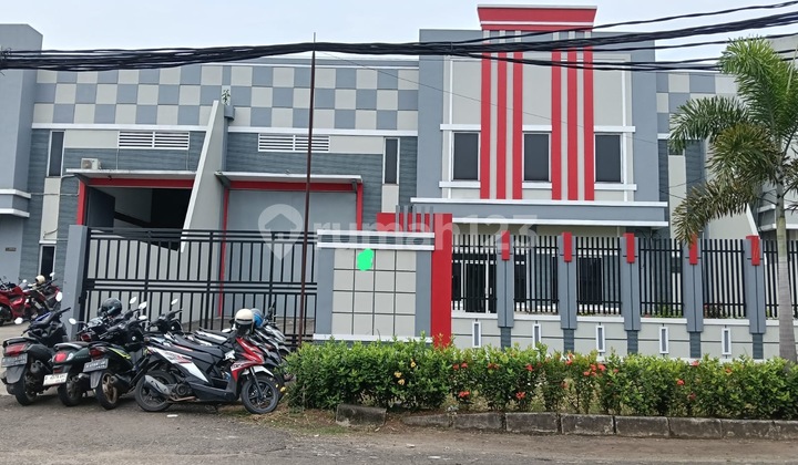 Warehouse for rent in the Cikupa Mas Industrial Area. Warehouse for rent in the Cikupa Mas Industrial Area.