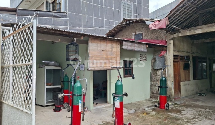 For Sale 2-Story House in Jembatan Besi - Jakarta 2