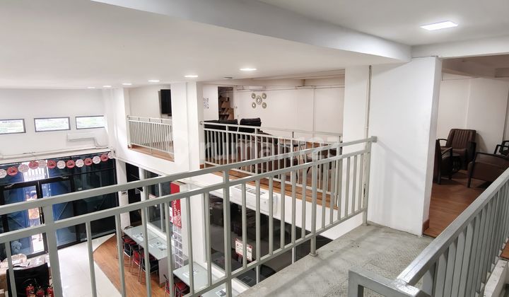 Near Toll Access, Shop House, 3 Floors, Near Airport Access, in Cakung. 2