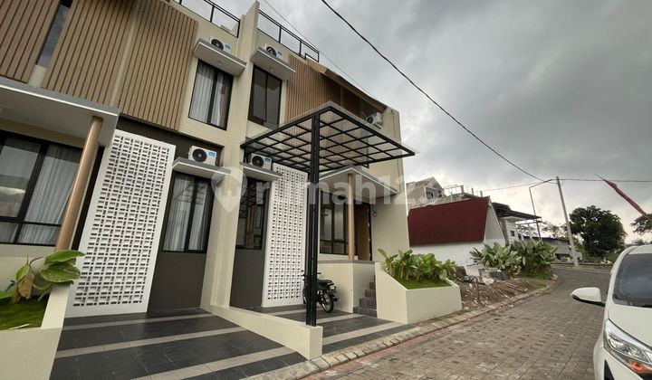 Villa Flower Garden is suitable for rental, located near the town square.