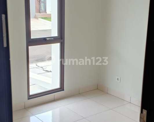 Dijual Cepat Rumah Bagus 2 Lantai Semi Furnished Di Cluster Olive Sumarecon Bekasi 2