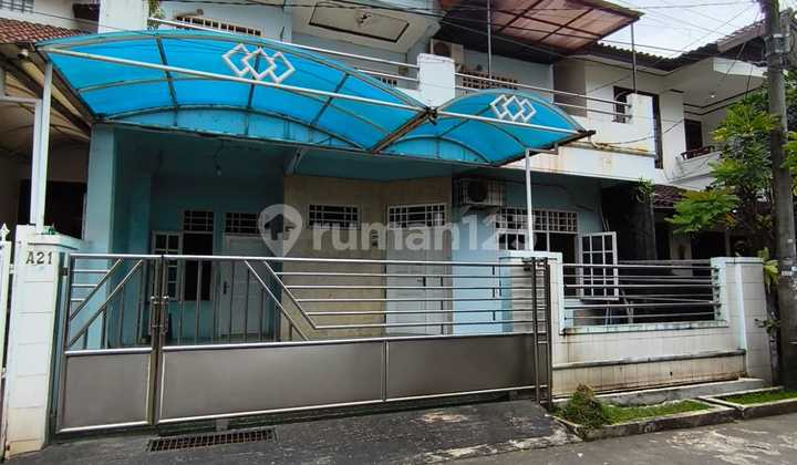 For Sale Spacious Freehold House in Ulujami Indah, 3+1 Bedrooms, East Facing For Sale Spacious Freehold House in Ulujami Indah, 3+1 Bedrooms, East Facing