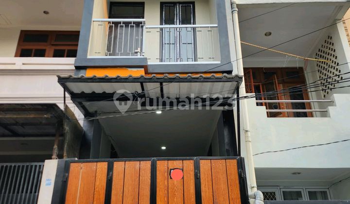 Rumah Tanjung Duren 3lantai Brand New