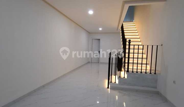 Rumah Taman Ratu 4lantai Full Bangunan Brand New 2