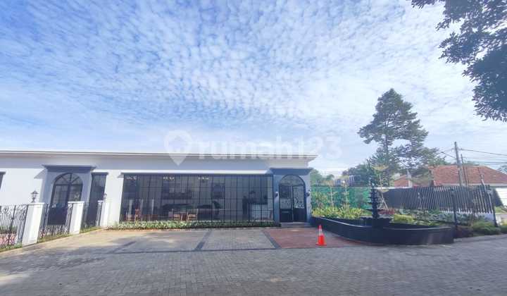 Wow, a 2-story Prestige House in Serpong Tangerang Selatan, European Luxury Model, just book with 5 million to own a luxury house. Wow, a 2-story Prestige House in Serpong Tangerang Selatan, European Luxury Model, just book with 5 million to own a luxury house.