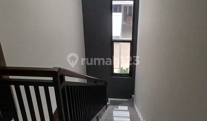 Rumah mewah 2 Lantai, Siap Huni, SHM di Royaldi Village blok A4, Lokasi Kademangan Serpong Nempel BSD 2