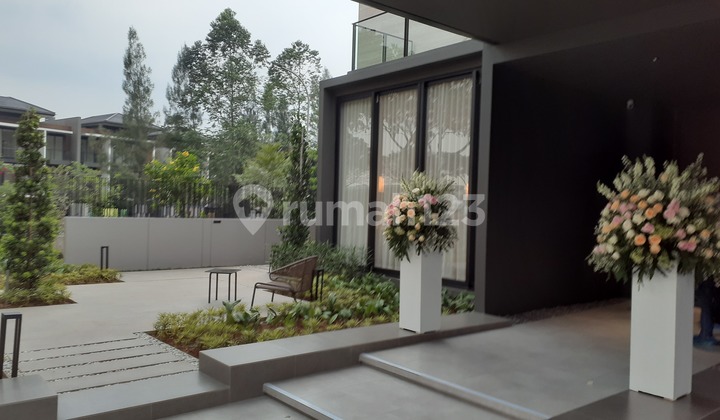 Rumah Mewah khusus Sultan VVIP di Botanic Villa BV19 Navapark BSD City view ke Botanic Park