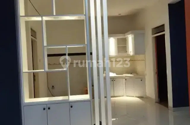 Disewakan Rumah Mewah Di Cinere Depok!! Lokasi Strategis!! 2