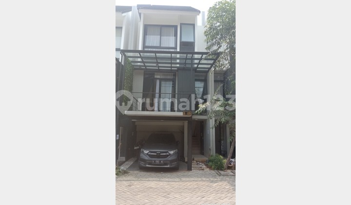For Rent: 3-Story House in Jagakarsa, South Jakarta
