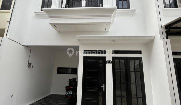DISEWAKAN RUMAH CLUSTER 2 LANTAI Lokasi Strategis Jakarta Selatan!! Siap Huni!! 1