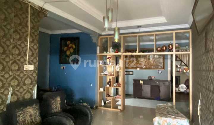 Urgent Sale: Cheap House Located in Cimone, Tangerang 2