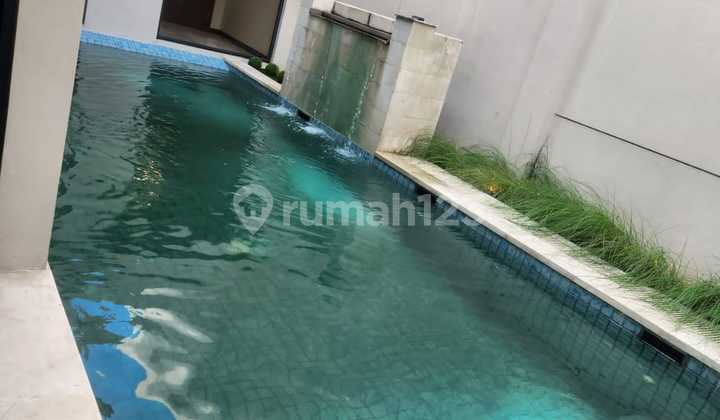 Di Jual Rumah Mewah Full Furnished dan Kolam Renang di Cluster Lancewood Navapark di Bsd City Serpong Tangerang Selatan
